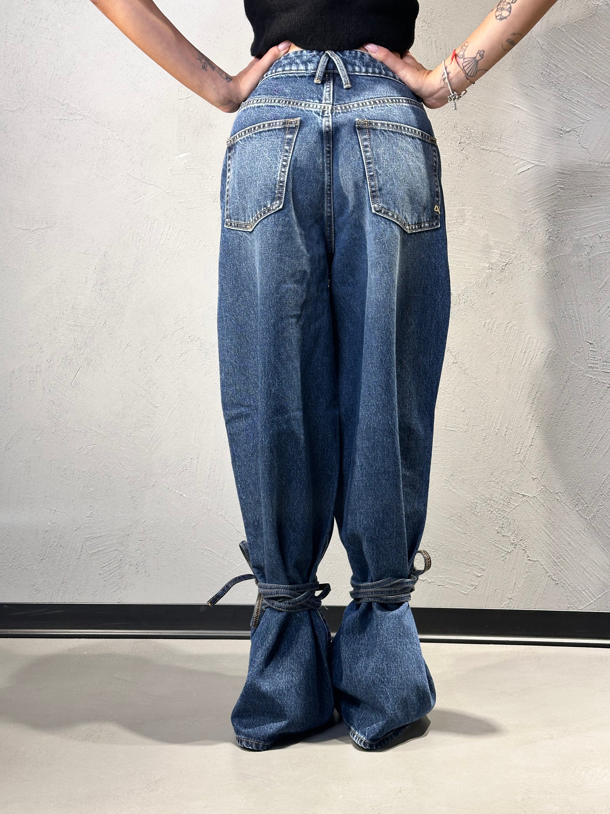 CYCLE. BIG LOW SUPER WIDE LEG LOW WAIST STONE WASH BRUSHED