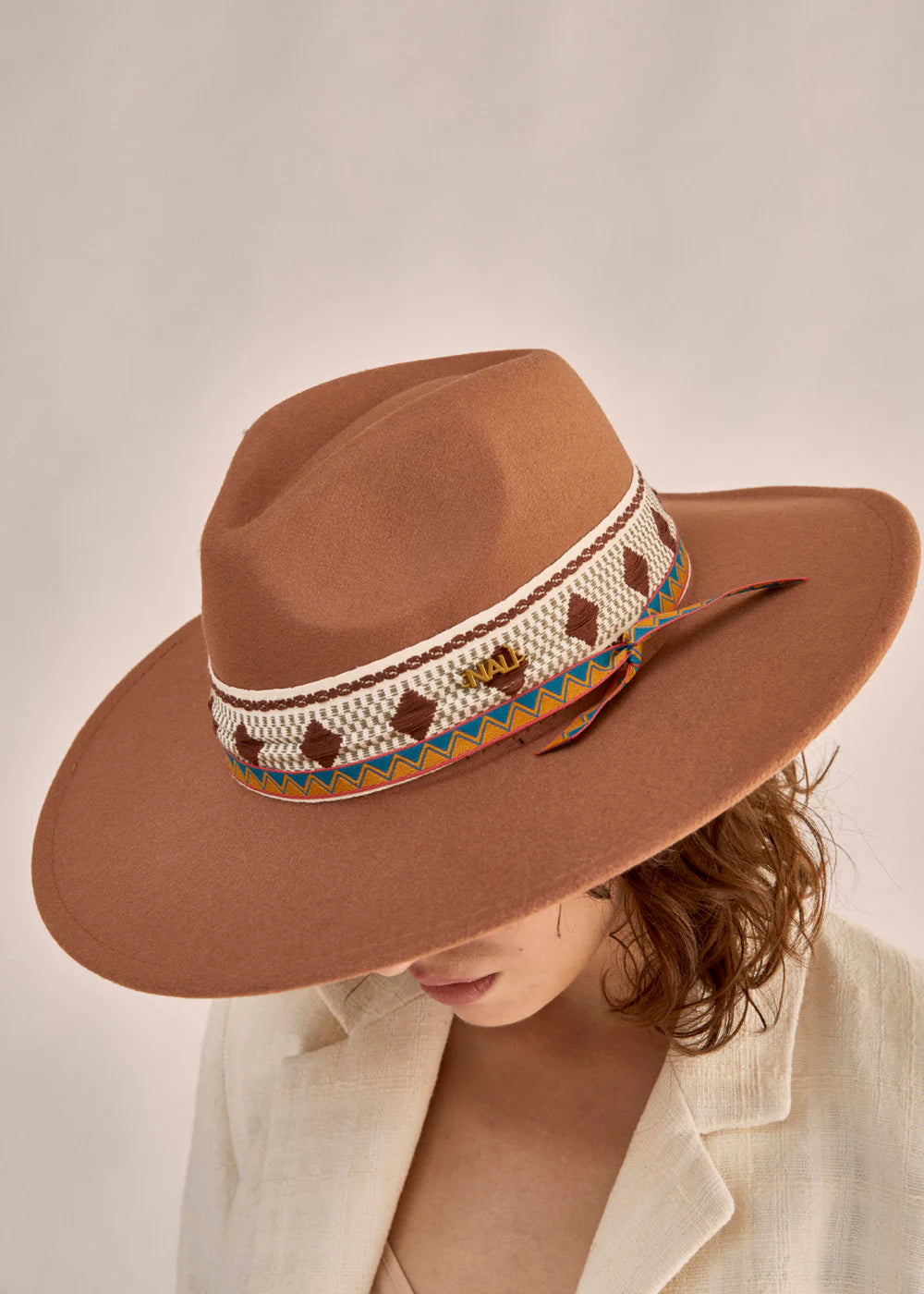 NALì. CAPPELLO CELYN CON NASTRO+ COLORI. COD.532