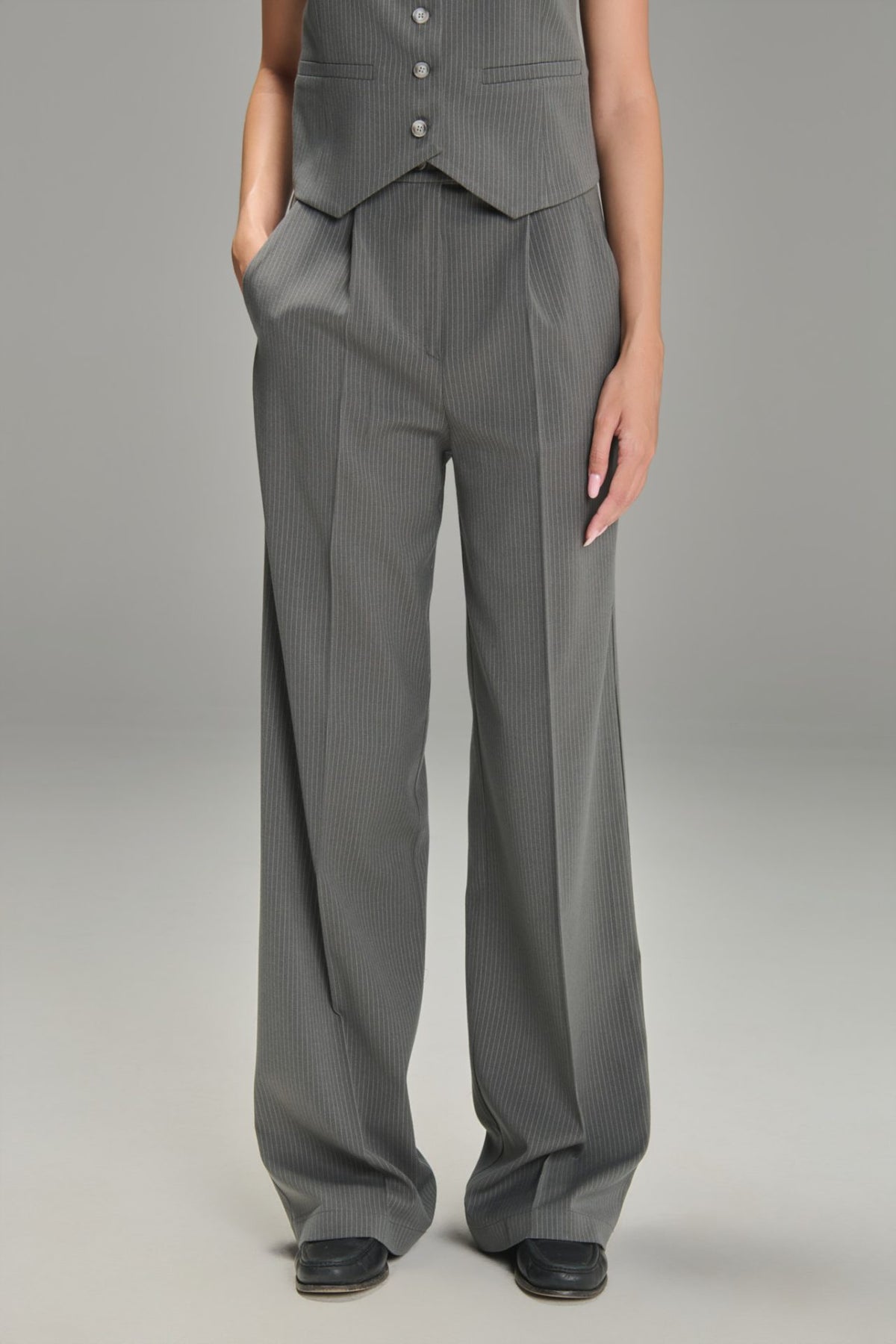 FACE TO FACE Pantalone palazzo grace grigio. COD.190