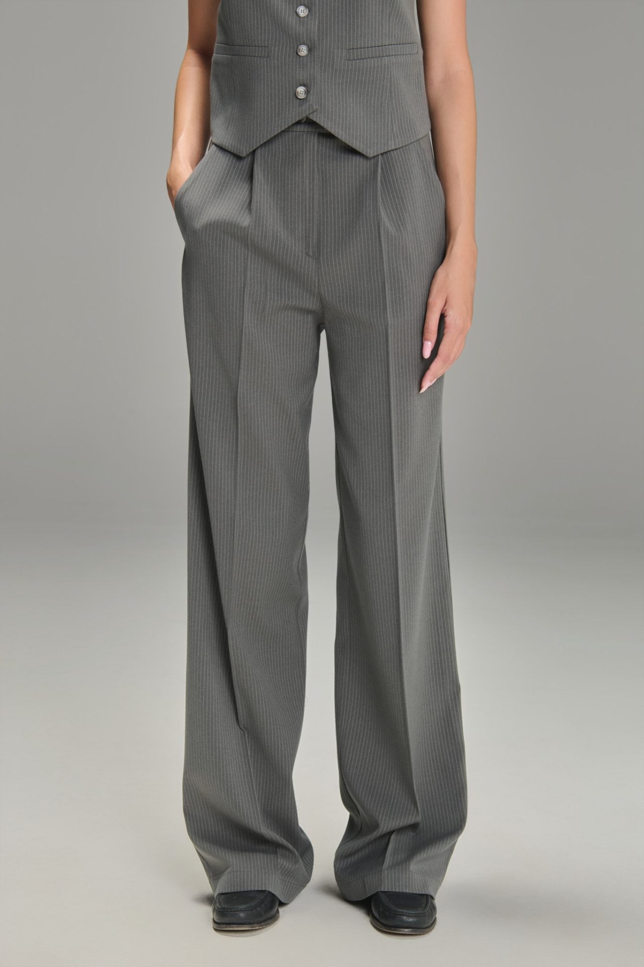 FACE TO FACE Pantalone palazzo grace grigio. COD.190