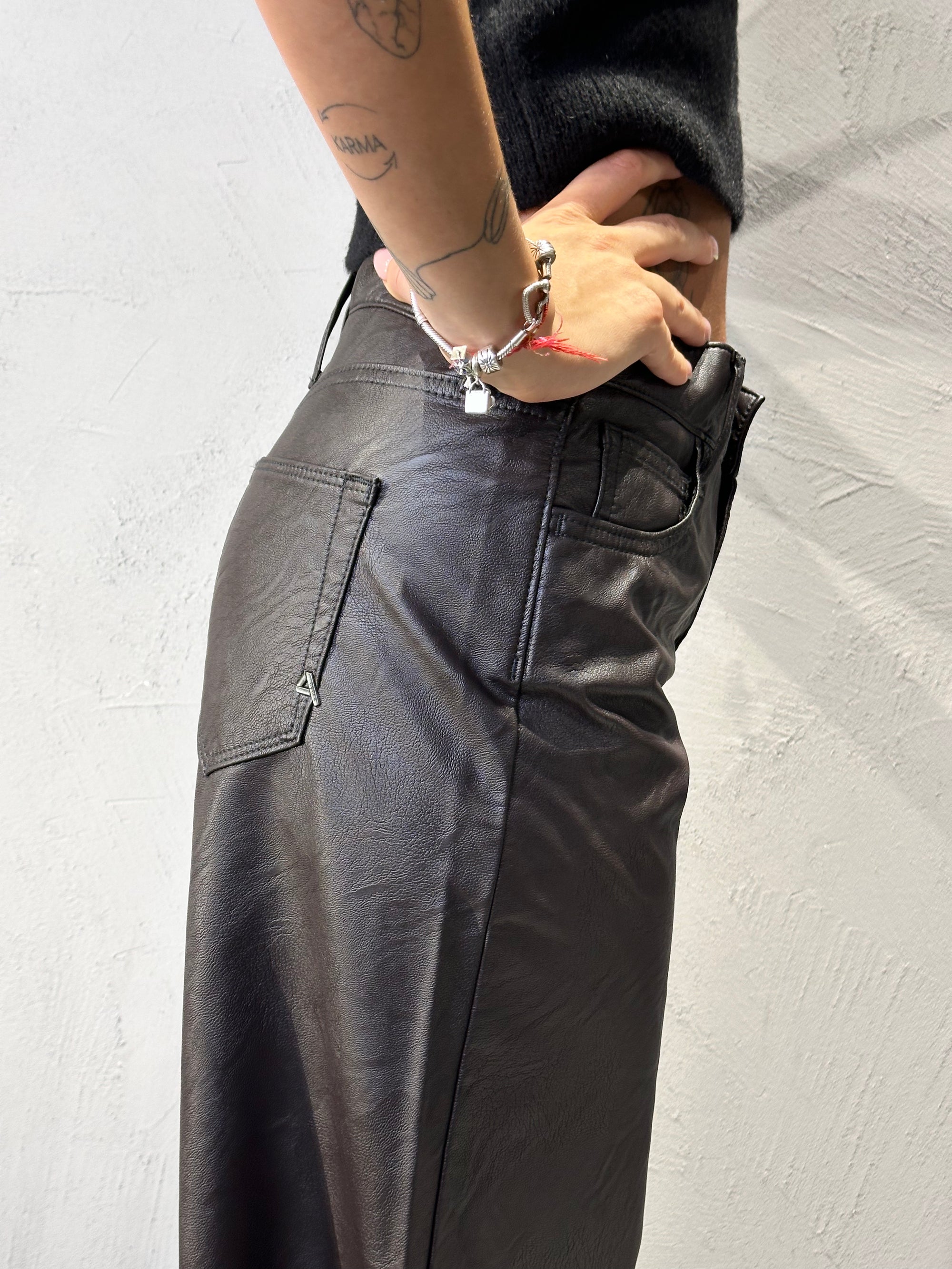 CYCLE. ASIA MID RISE WIDE LEG FLARED ECO LEATHER RINSE