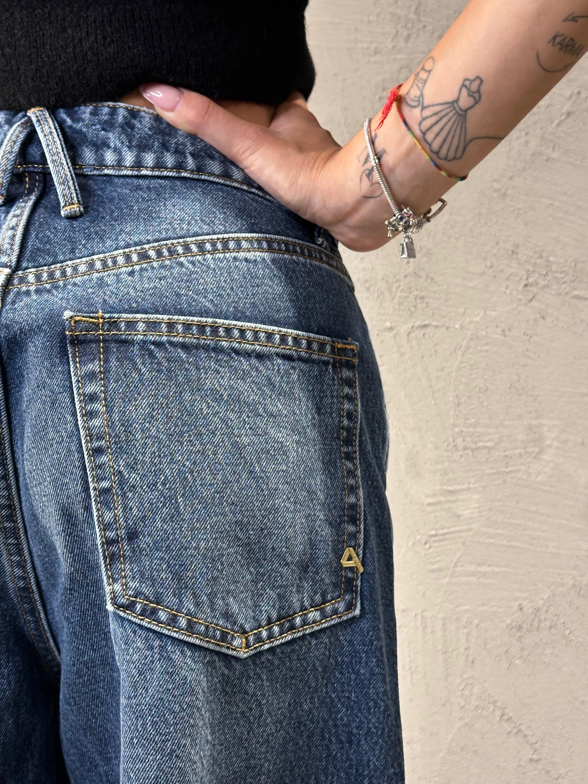 CYCLE. BIG LOW SUPER WIDE LEG LOW WAIST STONE WASH BRUSHED