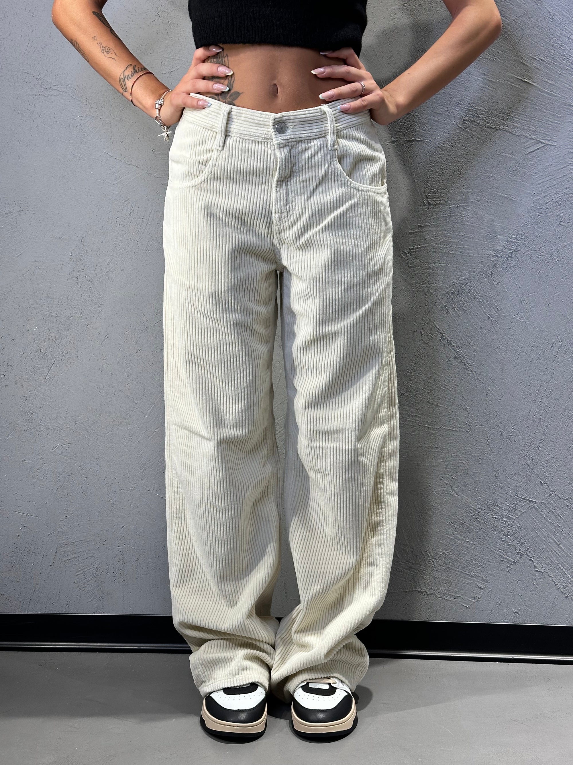 CYCLE. AIDA LOW SUPER FITTED LOW WAIST VOLUME LEG DIRECT DYED