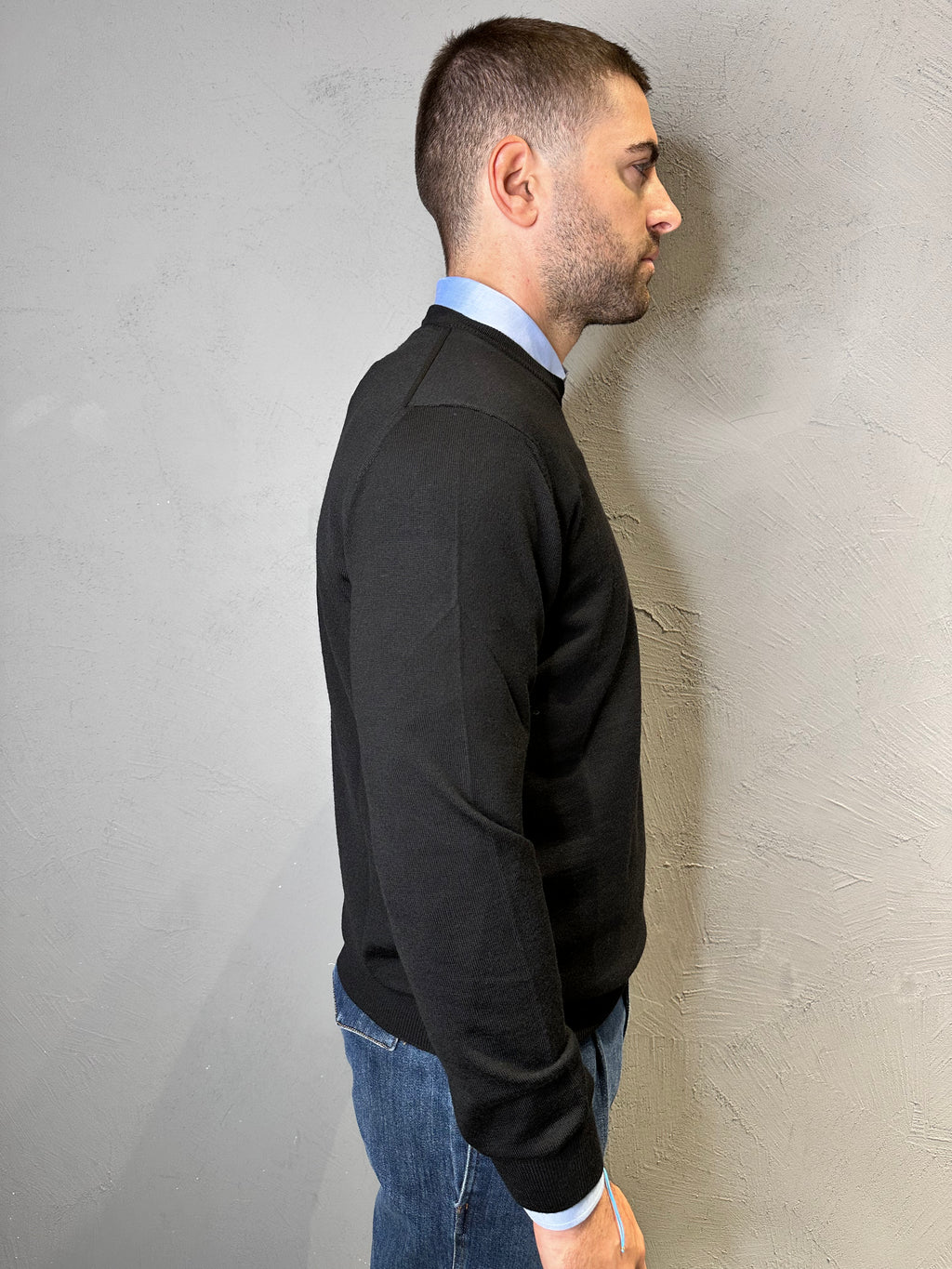 KANGRA. Maglia Girocollo in Lana Merino Ultrafine Nero. COD. 224