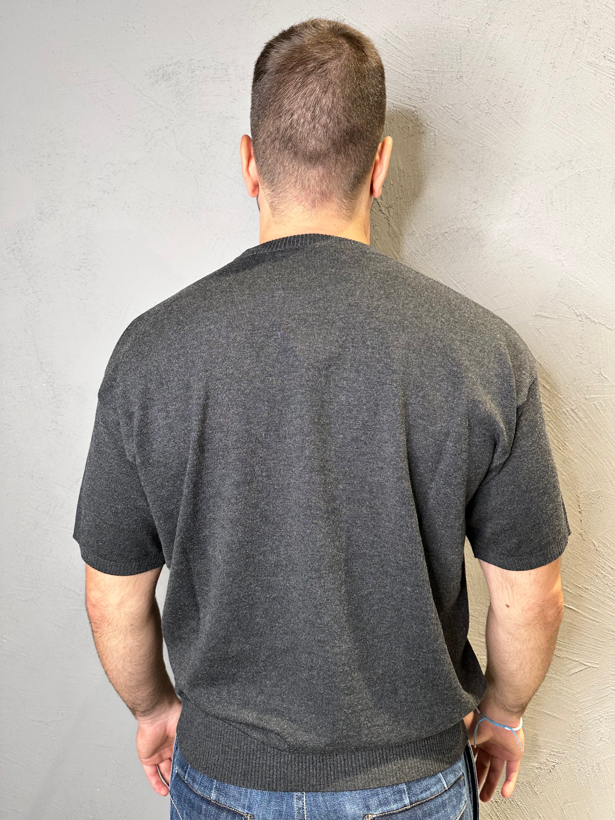 KANGRA. Maglia girocollo basico in misto lana e cotone. Grigio