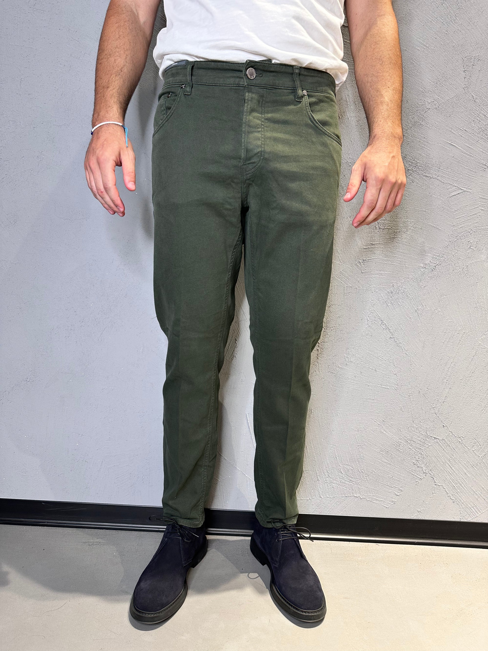 PT TORINO. Jeans Relax verde