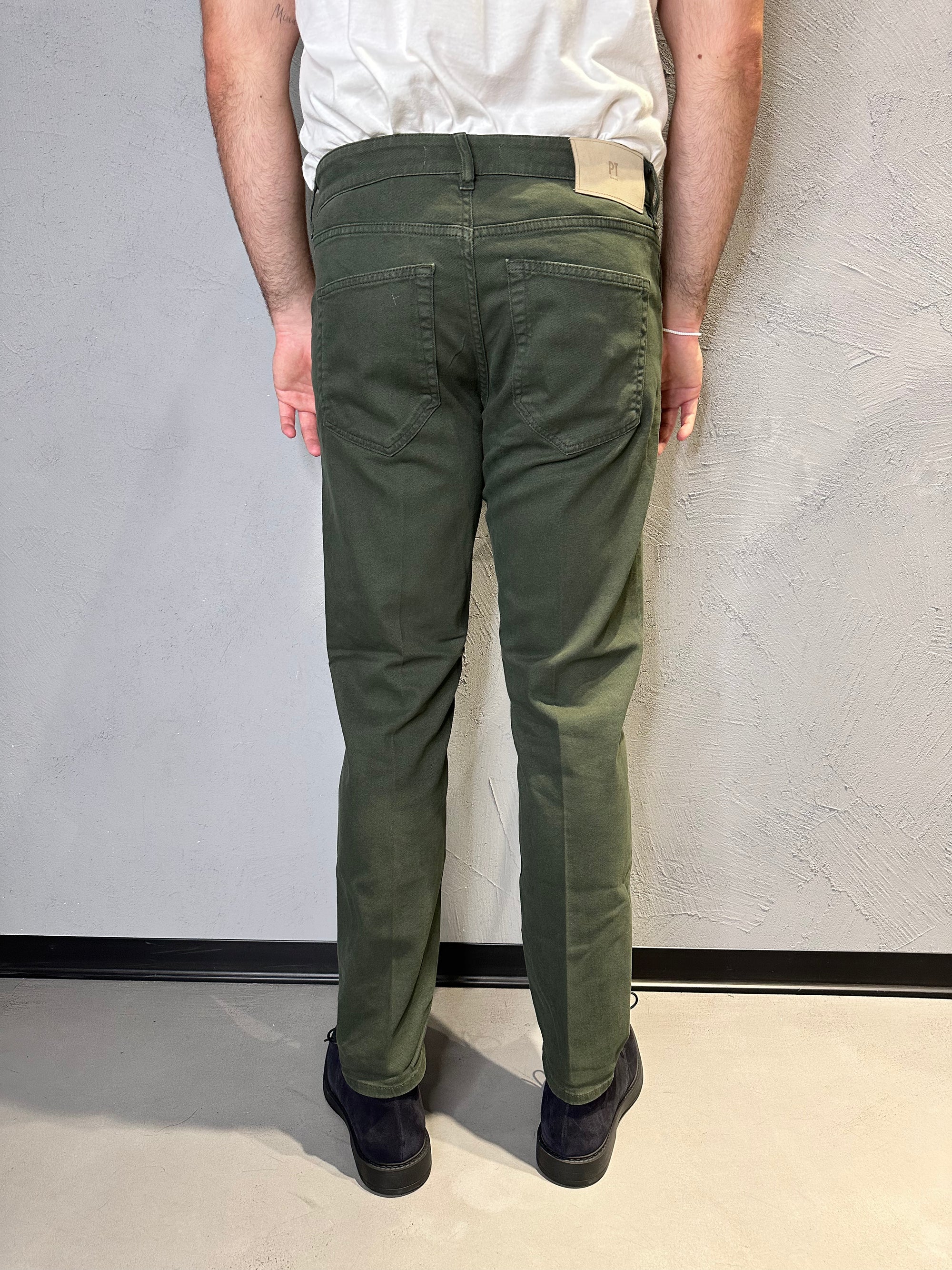 PT TORINO. Jeans Relax verde