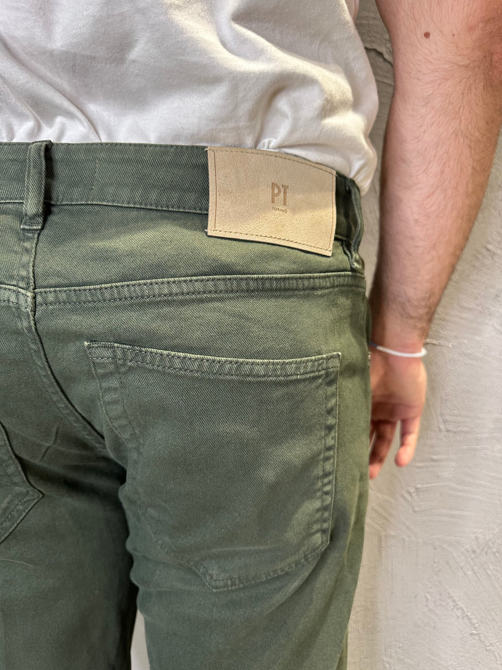 PT TORINO. Jeans Relax verde