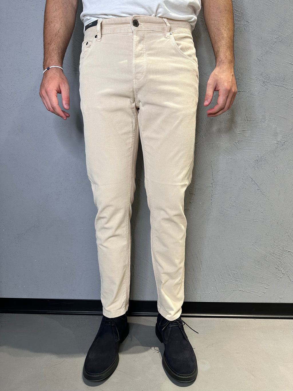 PT TORINO. Pantaloni Swing in velluto stretch. BURRO