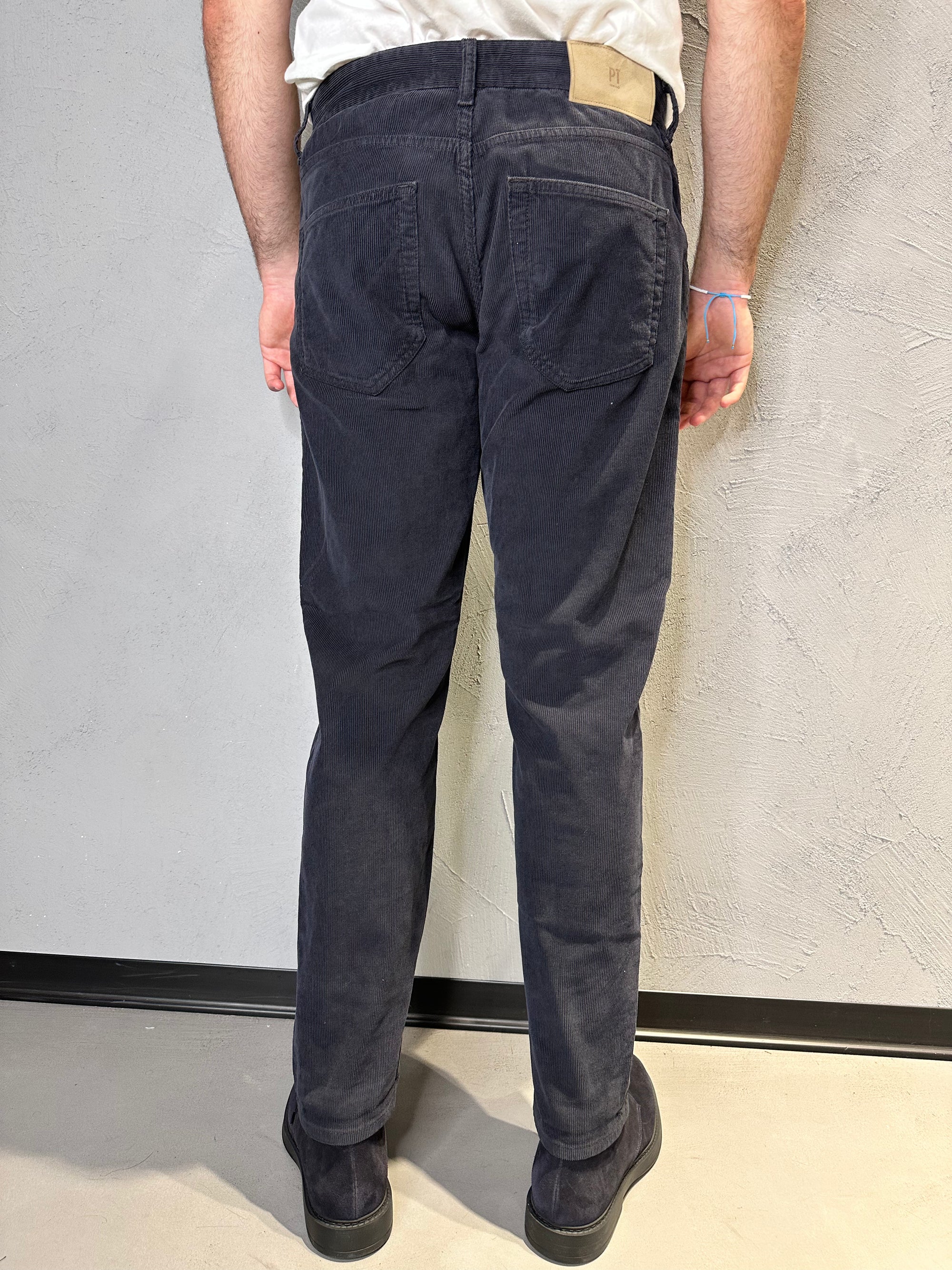 PT TORINO. Pantaloni Swing in velluto stretch. BLU NAVY