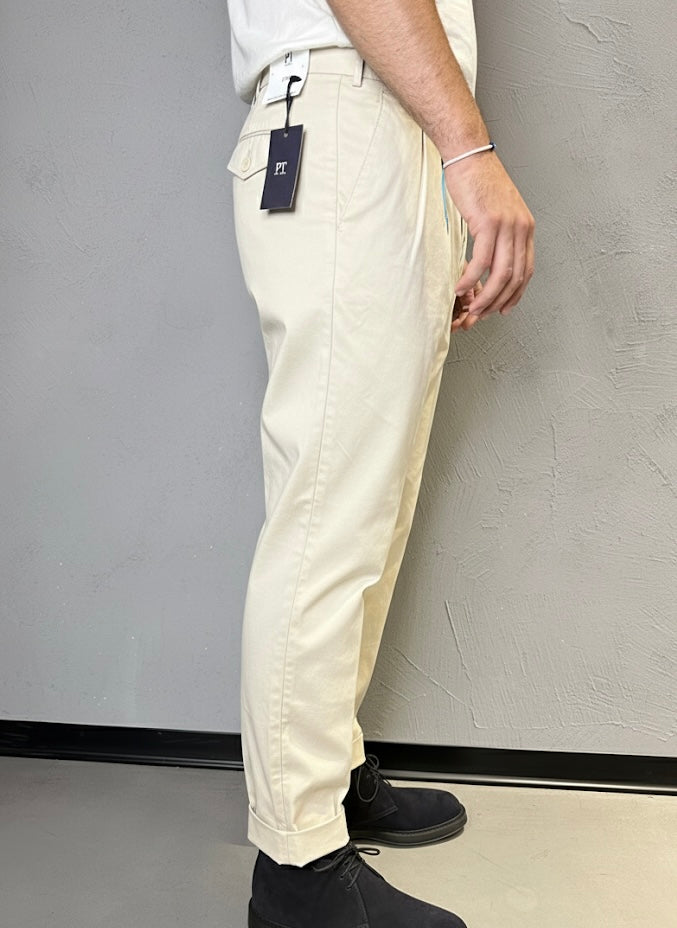 PT TORINO. Pantaloni Carrot fit di cotone. Panna