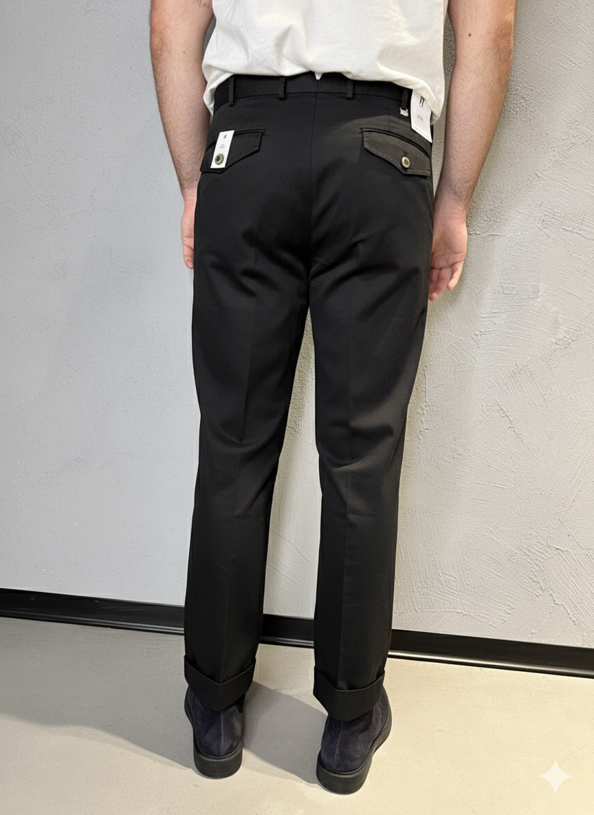 PT TORINO. Pantaloni Carrot fit di cotone. Nero