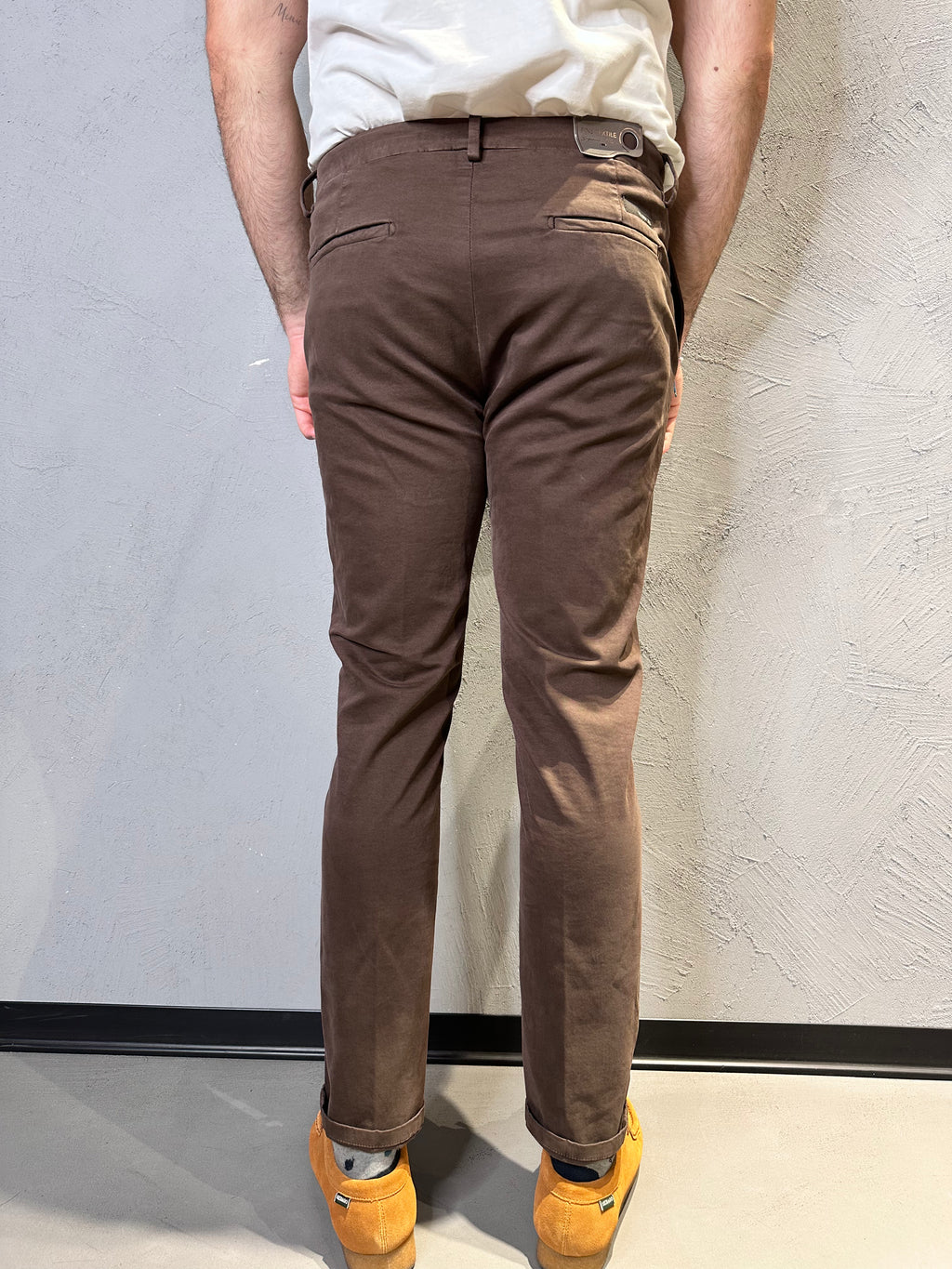 TELERIA ZED. Pantalone Chino Slim Fit Marrone. COD. 265
