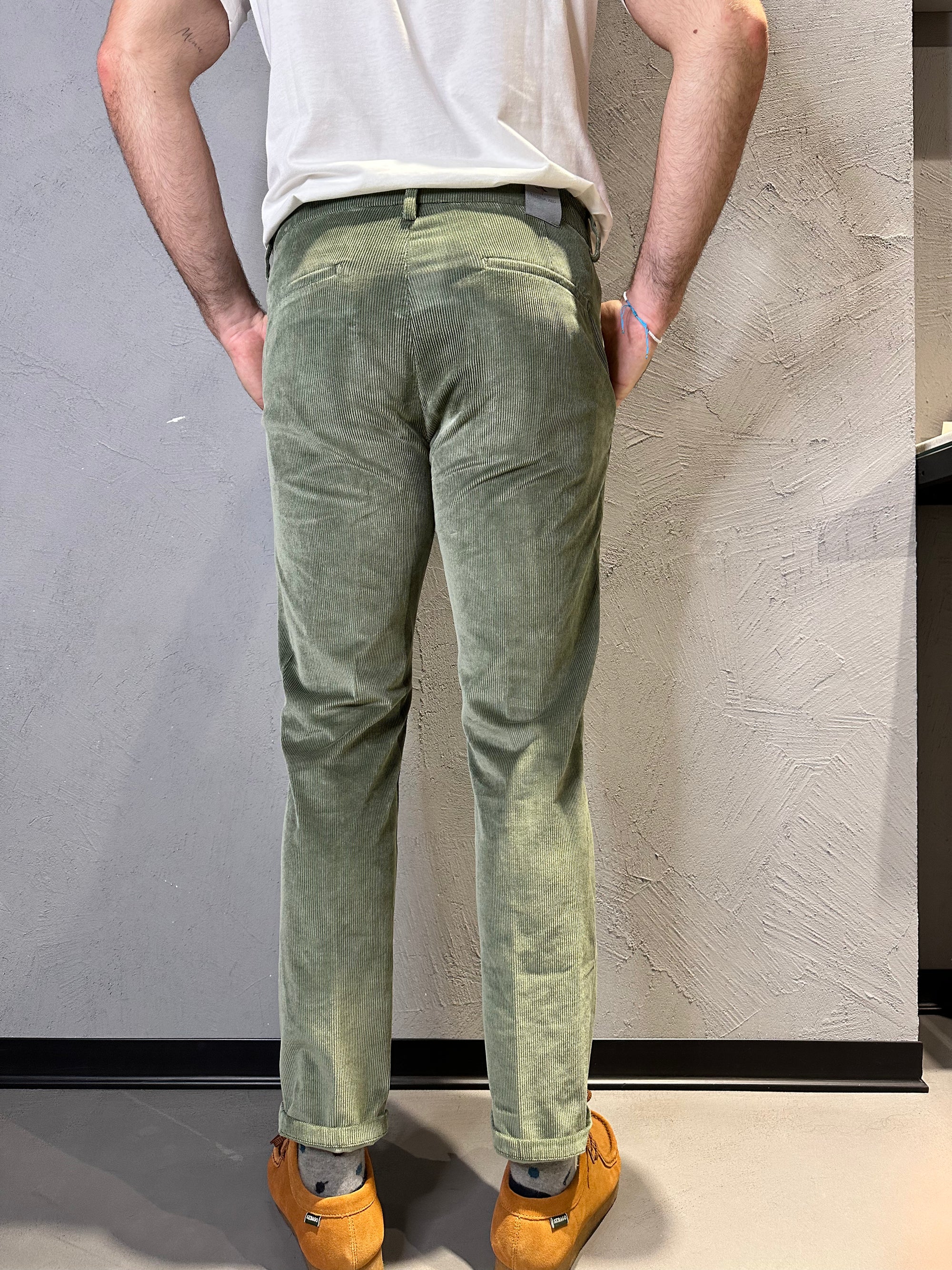 TELERIA ZED. PLATINO  pantalone in velluto a coste verde. COD. 268