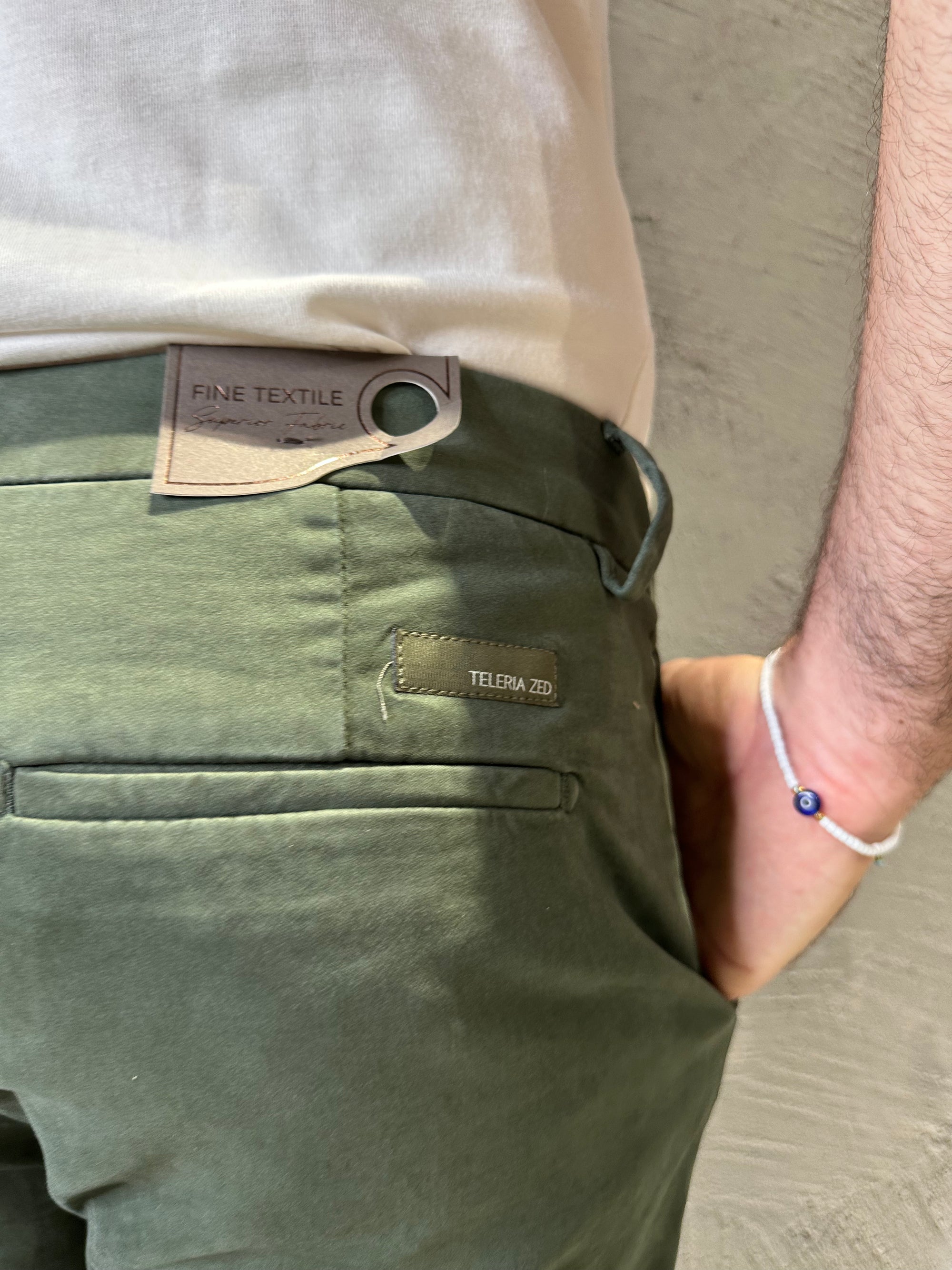 TELERIA ZED. Pantalone Chino Slim Fit Verde. COD. 261