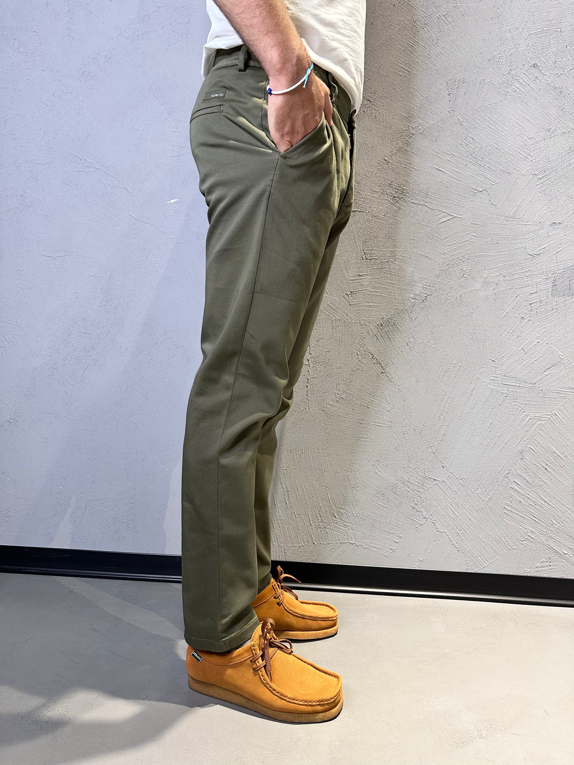TELERIA ZED. Pantalone Casual Slim Fit Tinta Unita Verde Militare. COD. 260