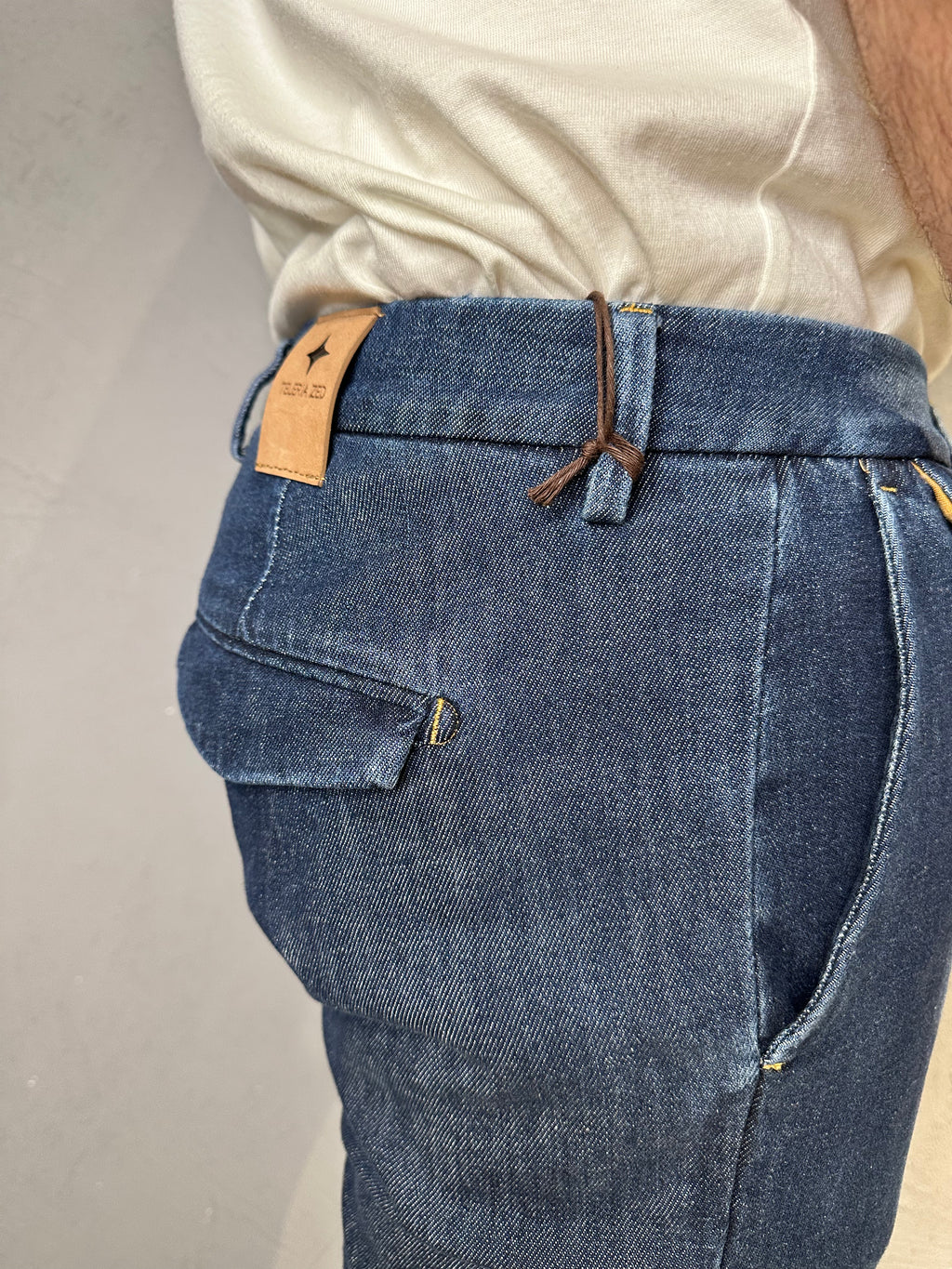 TELERIA ZED jeans slim fit. COD. 255