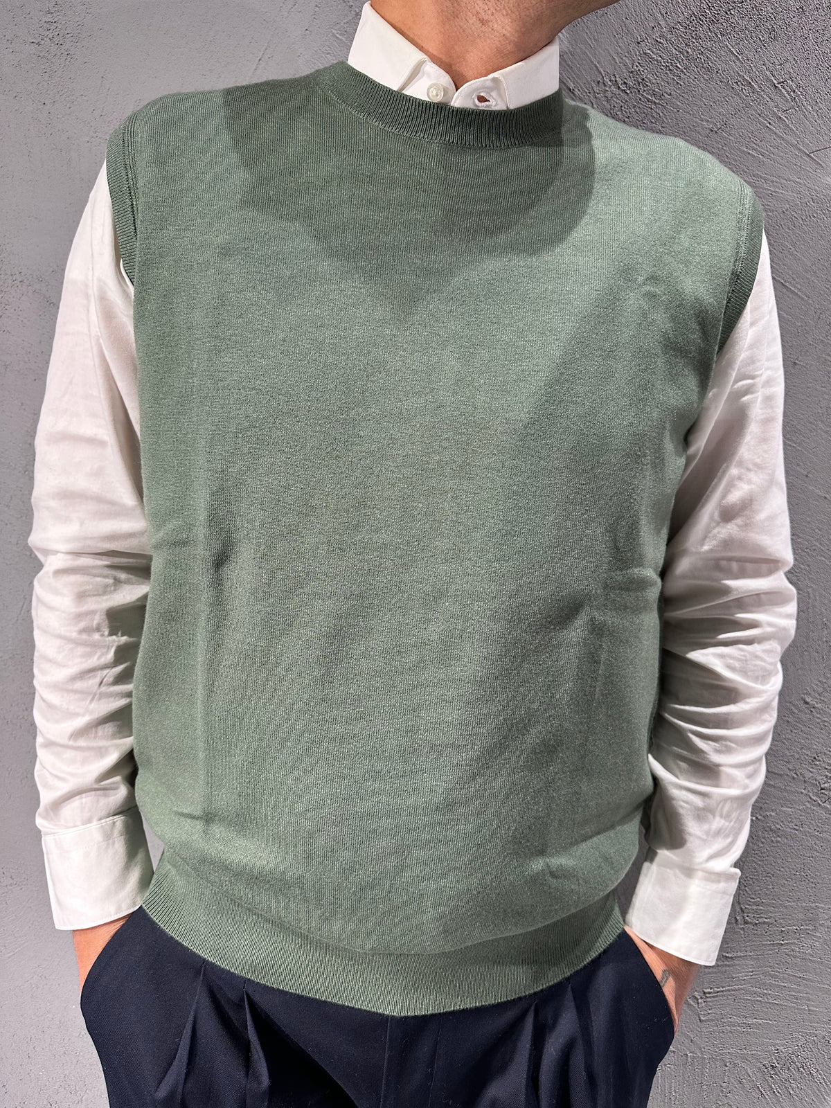 DIKTAT. Gilet chiuso viscoso. COD.278