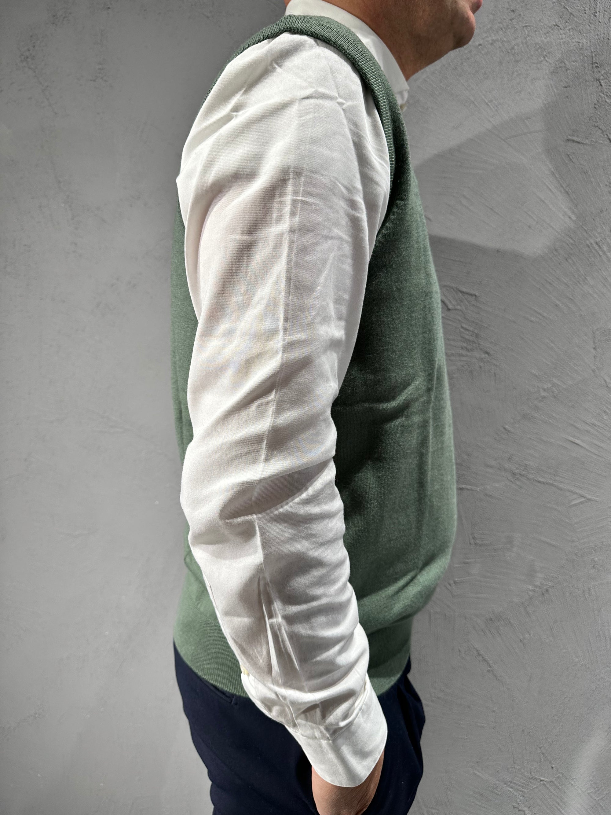 DIKTAT. Gilet chiuso viscoso. COD.278