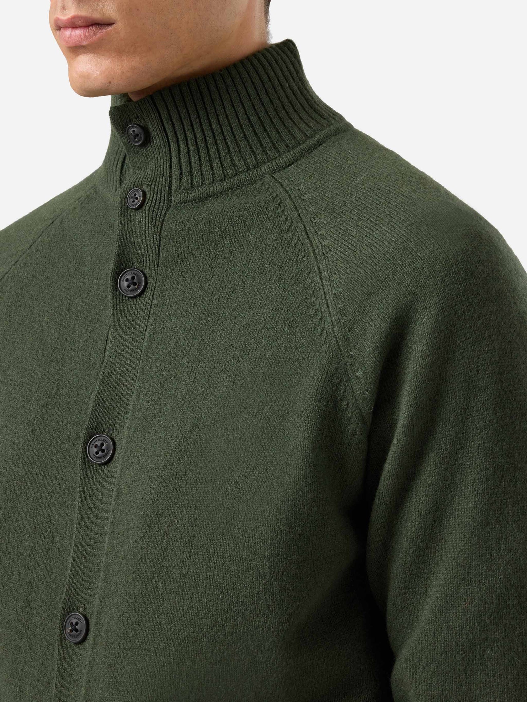 SAINT BARTH. Cardigan Galway in lana Verde militare. COD. 214