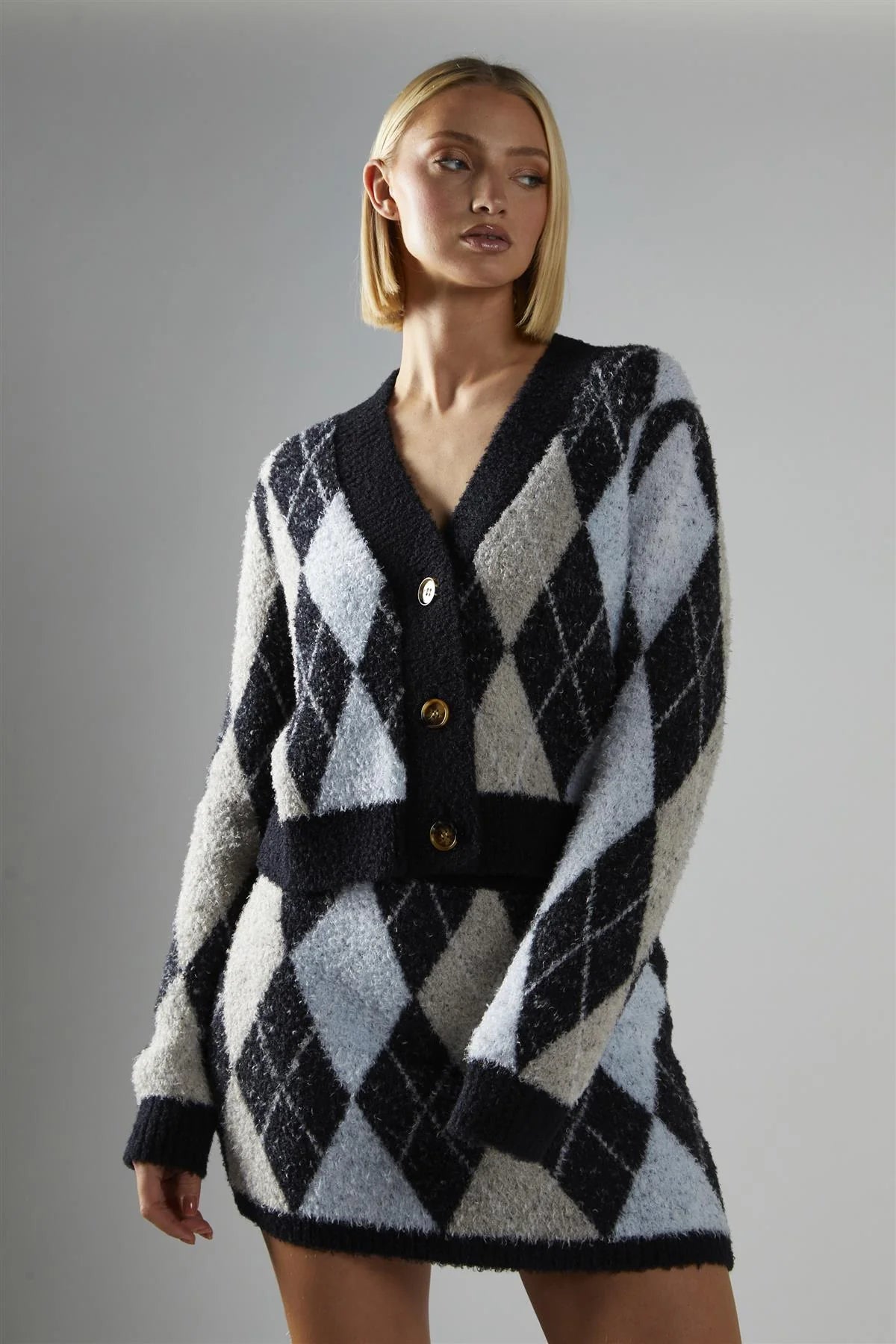 GLAMOROUS. Gonna corta angyle. COD.810