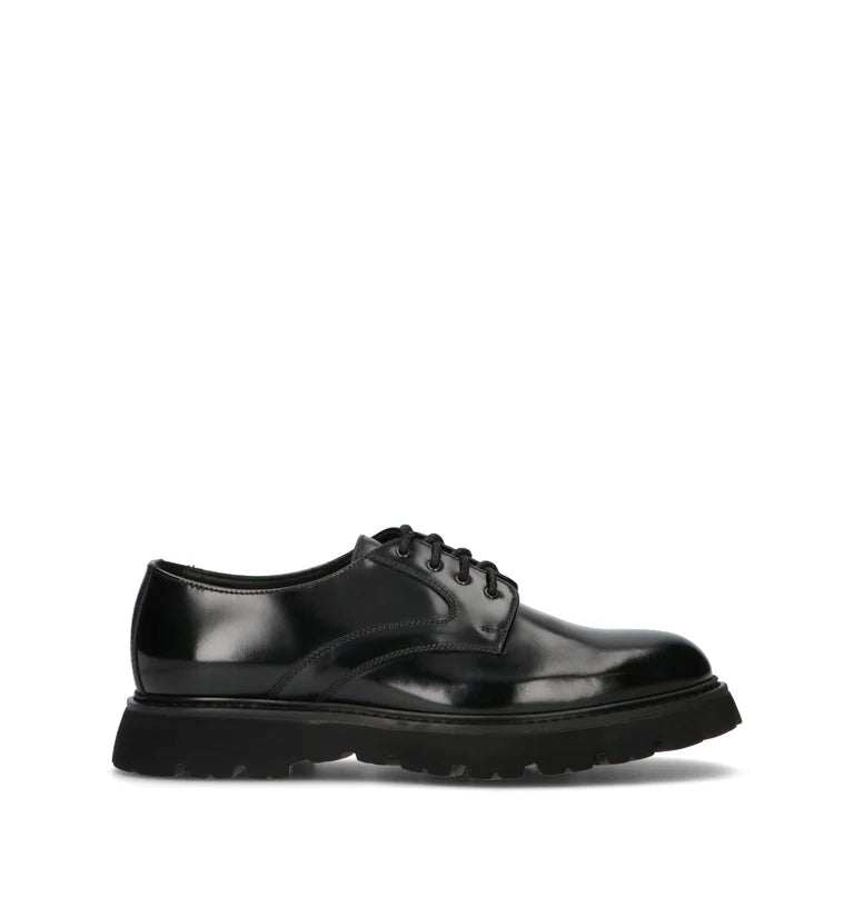 DOUCAL'S. Derby in pelle nera Fondo nero. COD.330