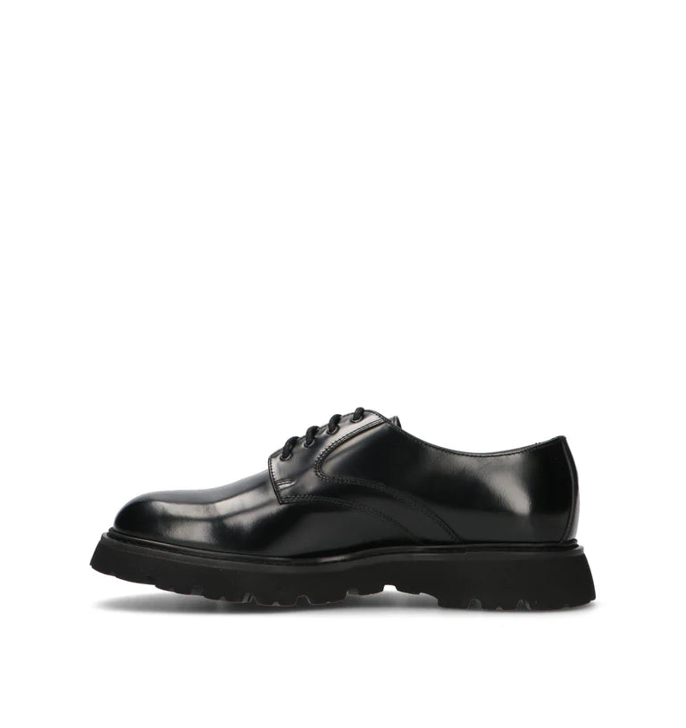 DOUCAL'S. Derby in pelle nera Fondo nero. COD.330