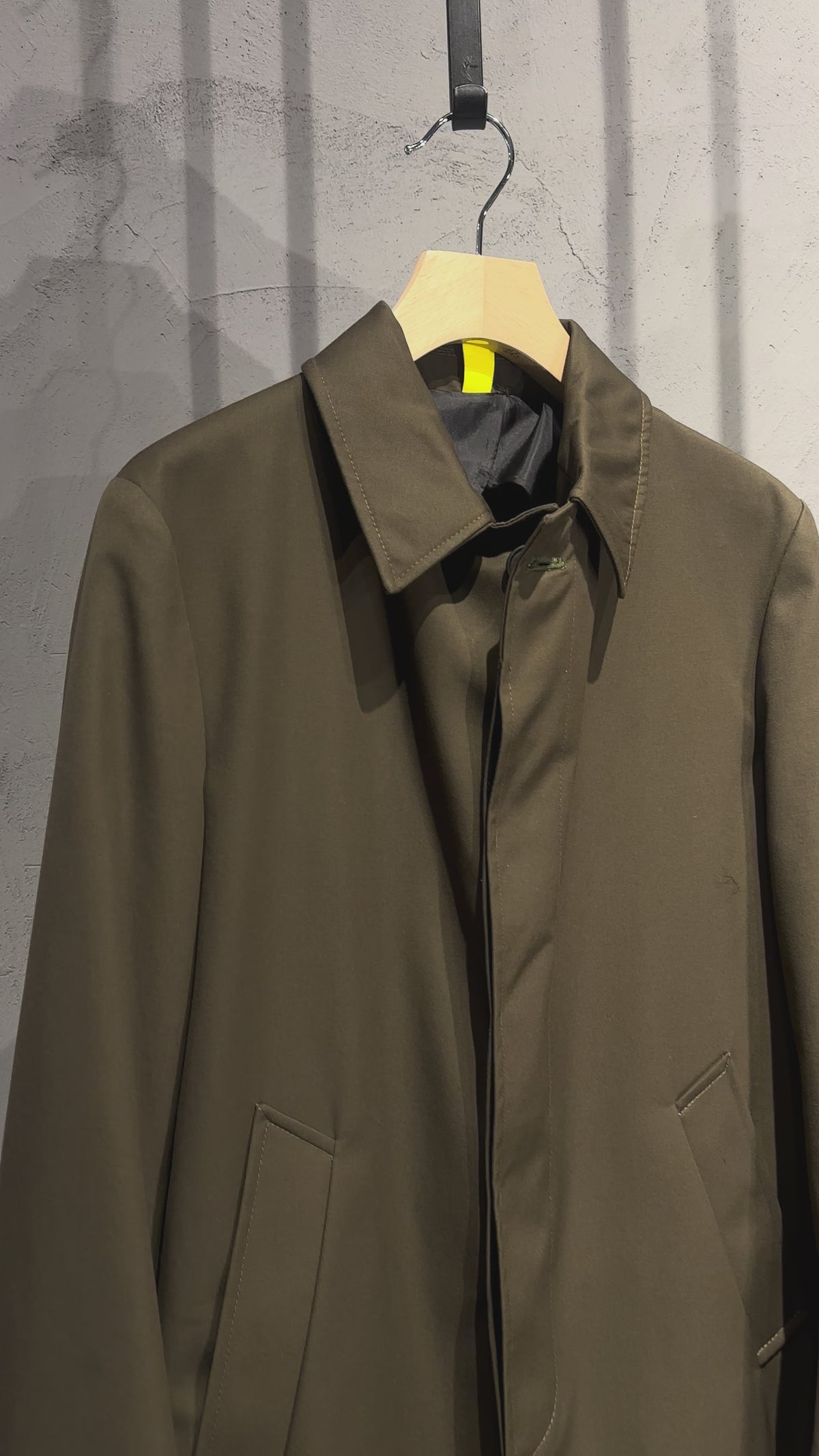 ALESSSANDRO GILLES Trench verde oliva cod 6104 iu